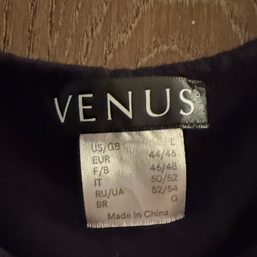 VENUS Black and White Colorblock Sleeveless Camisole - Picture 2 of 4